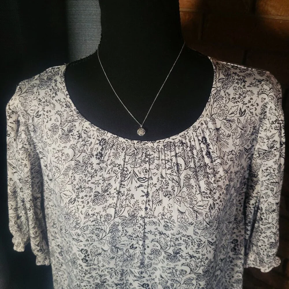 NWOT! Lane Bryant Puff-Sleeve Gathered Neck Black/White Floral Blouse - Size 14 - Picture 2 of 10